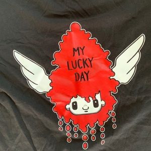 Chez Akiza Black T-shirt